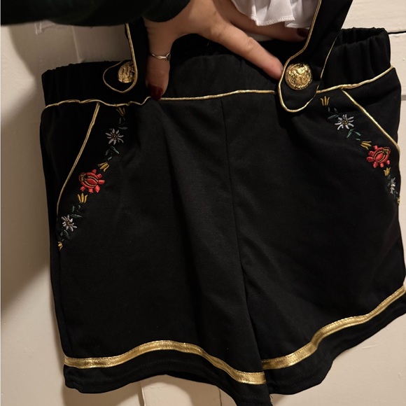 Spirit Halloween Oktoberfest Maiden Costume - Picture 4 of 5